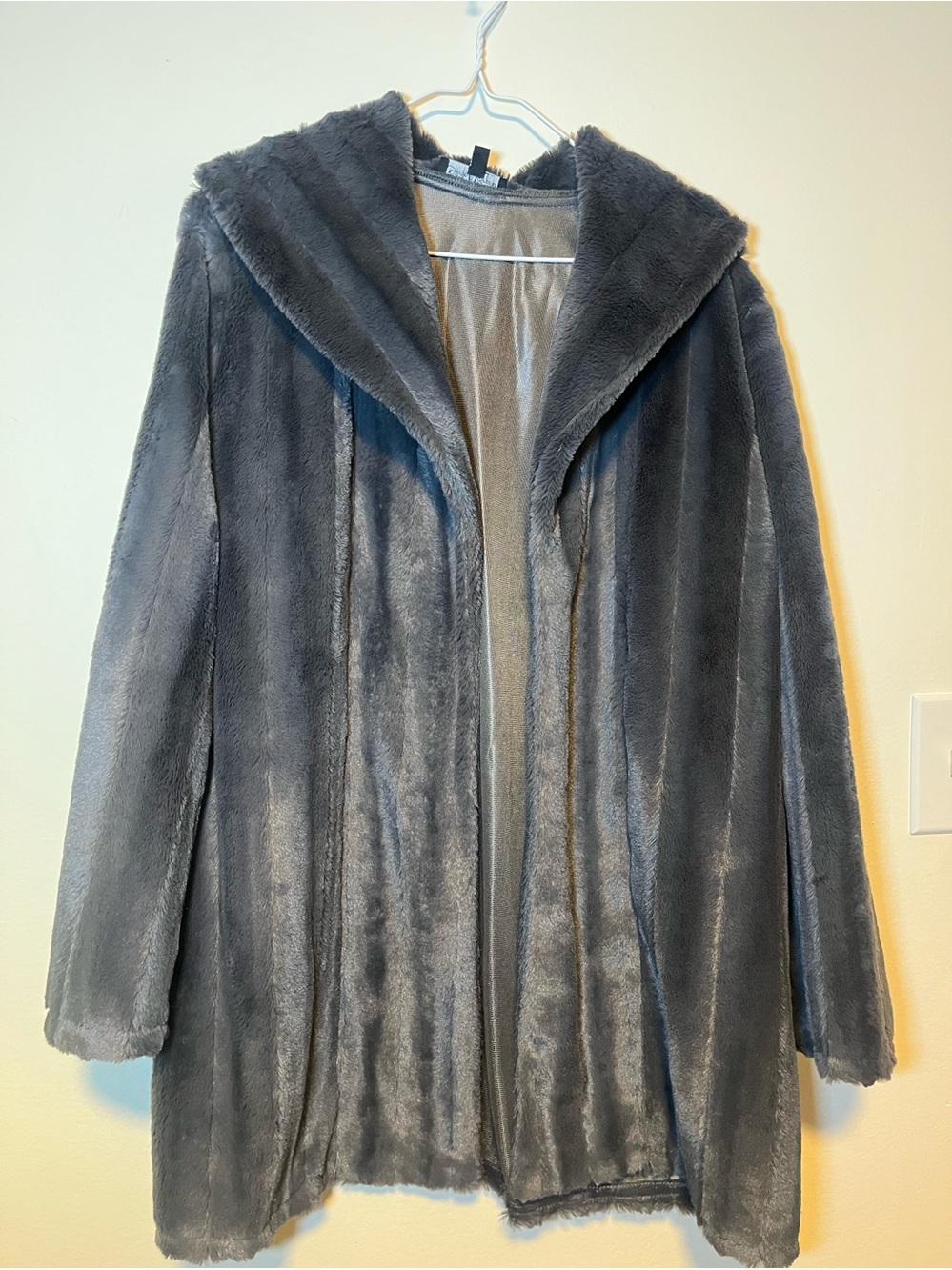 Women's Plush Hooded Faux Fur Coat - Gray